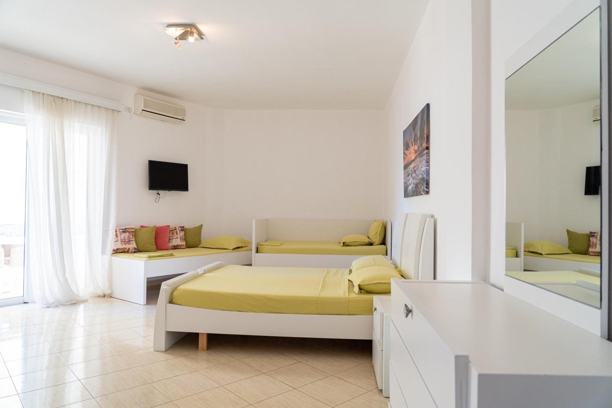 Vila Konomi Sarandë エクステリア 写真